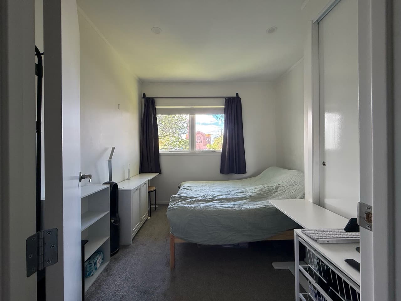 Sunny cosy room in city-fringe Newmarket/Remuera — photo 1