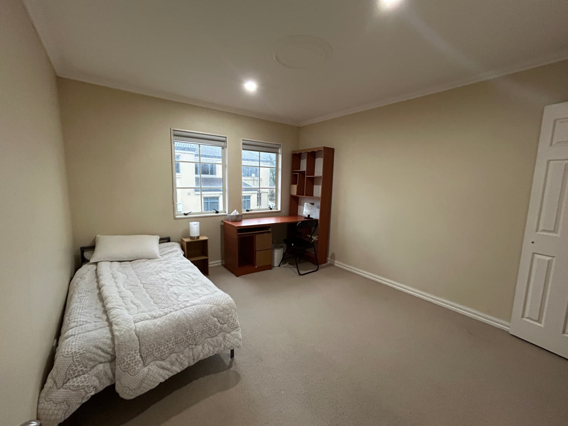 Birkenhead, Female Flatmate — photo 1